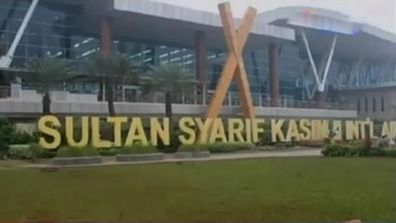 Segmen 1: Unjuk Rasa Ribuan Bidan hingga Bandara Lumpuh
