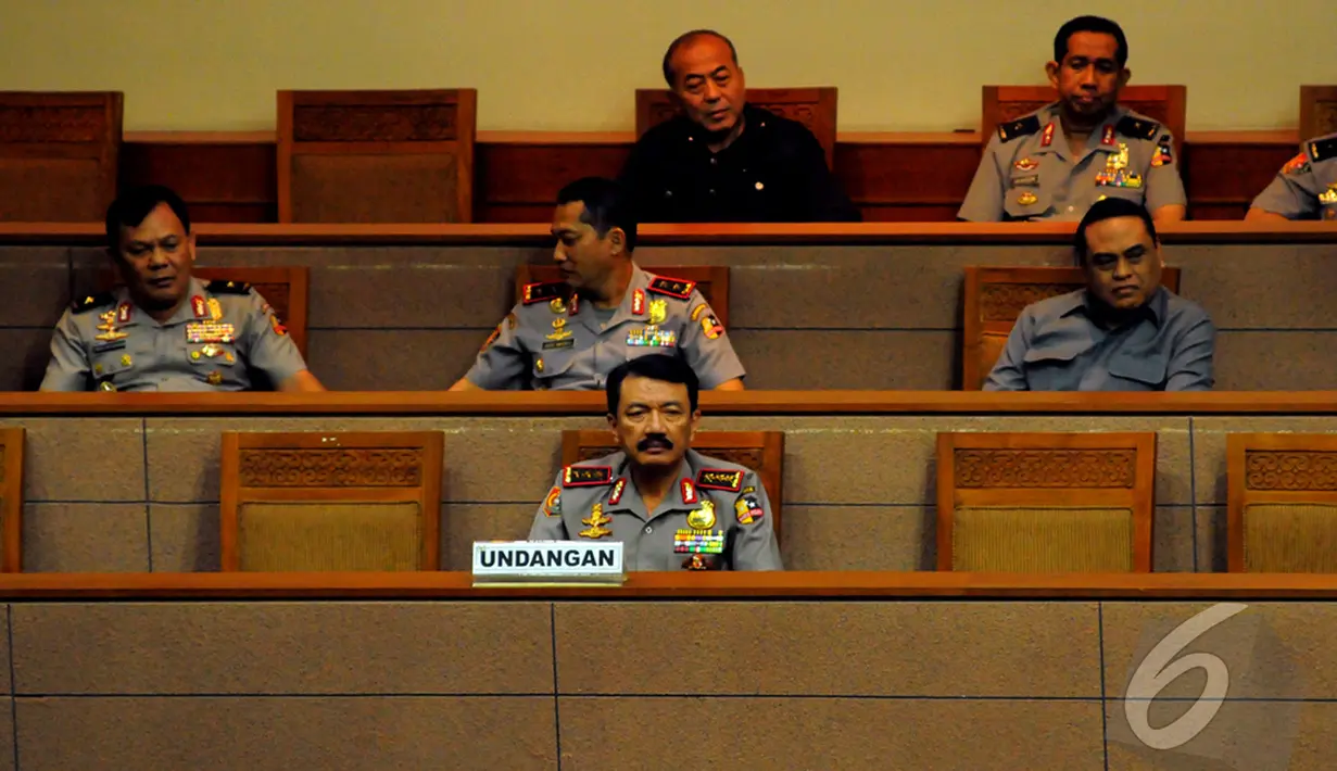  Komjen Pol Budi Gunawan saat menghadiri Sidang Paripurna DPR, Jakarta, Kamis (15/1/2015). (Liputan6.com/Faisal R Syam)