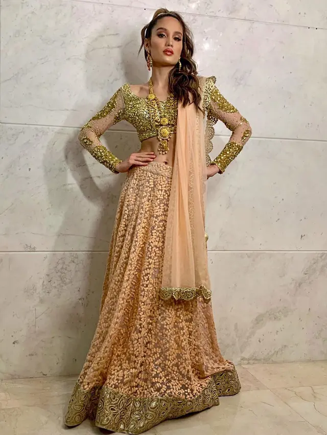 FOTO: Tampil Menawan, Ini Potret Selebriti Tanah Air Hadiri Acara Diwali