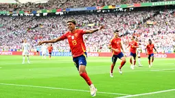 Kini setelah 16 tahun foto tersebut dibuat, Yamal berubah menjadi bintang Barcelona dan Timnas Spanyol. (AP Photo/Joan Monfort)