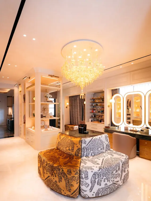 Potret Walk-in Closet di Rumah Baru Tasya Farasya yang Super Mewah (Instagram tasyafarasya)
