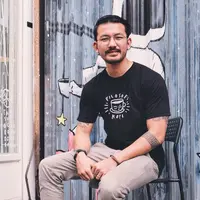 Sukses film Filosofi Kopi yang dirilis April 2015 silam, membuat babak baru untuk kelanjutannya, Ben & Jody. Dalam kelanjutannya ini, penonton di ajak menentukan alur ceritanya. (Dezmond Manullang/Bintang.com)