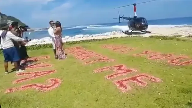 6 Momen Eva Belisima Eks Istri Kiwil Dilamar Pria India di Bali, Romantis
