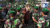Wali Kota Surabaya Tri Rismaharini edarkan imbauan Natal Tahun Baru (Liputan6.com / Dian Kurniawan)