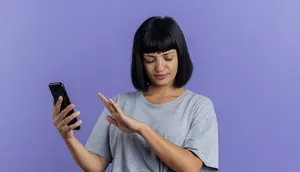 6 Ciri Orang yang Membiarkan Notifikasi Menumpuk Tanpa Dibuka Menurut Psikologi