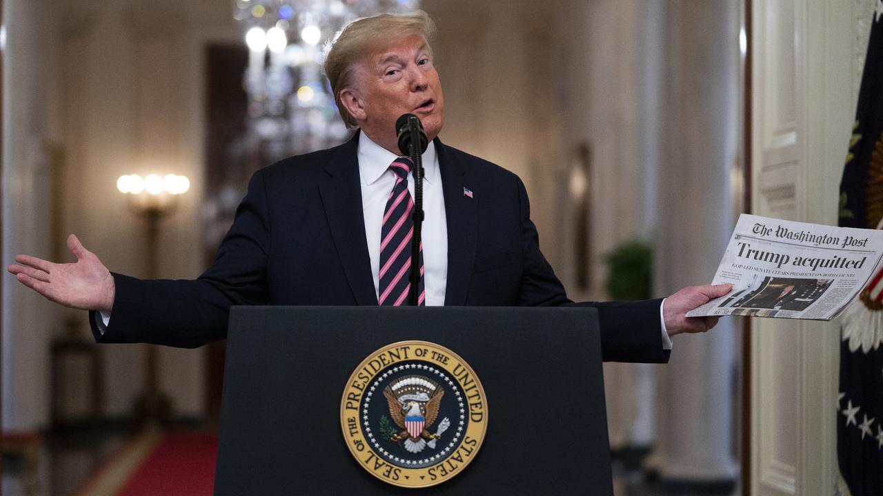 Batal Dimakzulkan, Donald Trump Tebar Senyuman