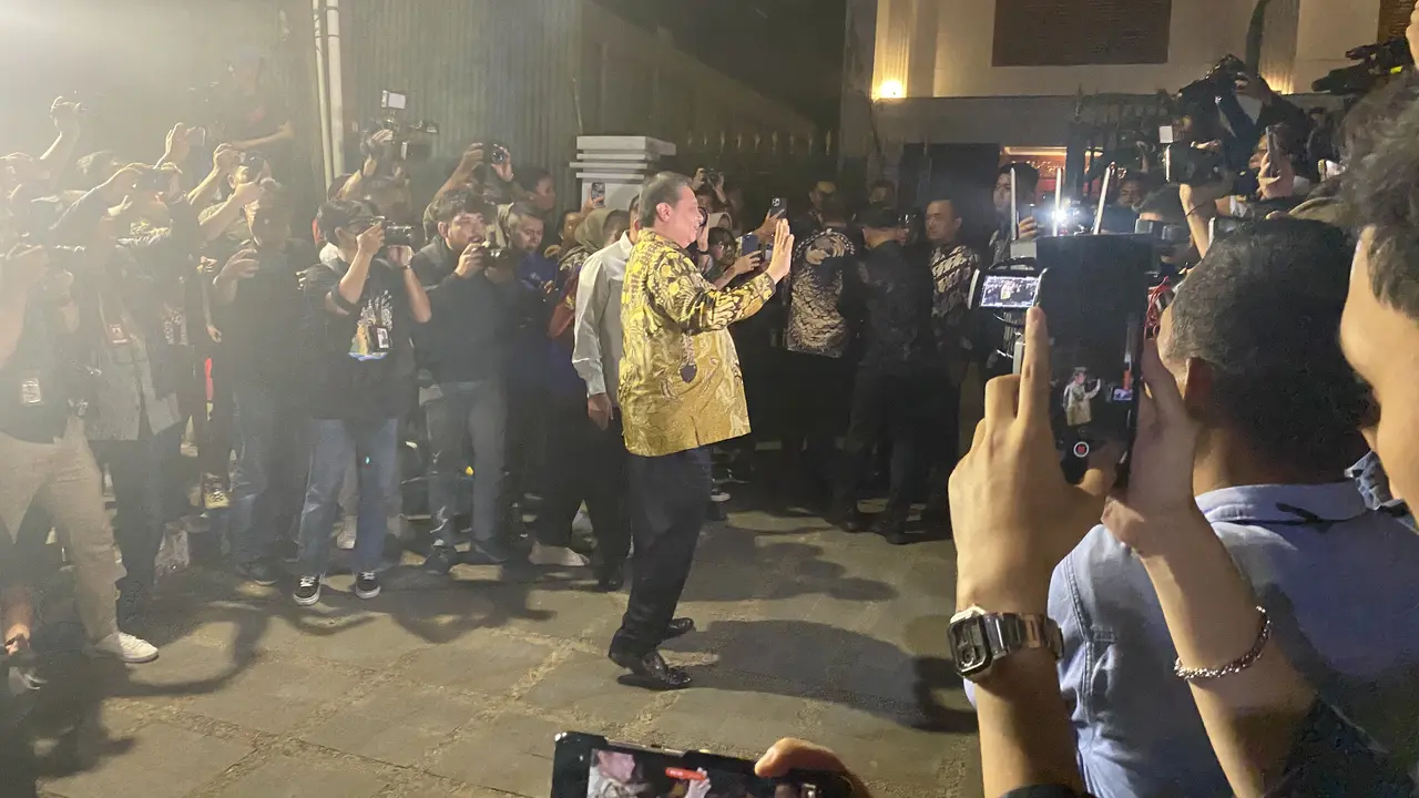 Sejumlah petinggi partai yang tergabung dalam Koalisi Indonesia Maju (KIM) merapat ke kediaman Bakal Calon Presiden Prabowo Subianto di Jalan Kertanegara, Kebayoran Baru, Jakarta Selatan pada Jumat (13/10/2023).