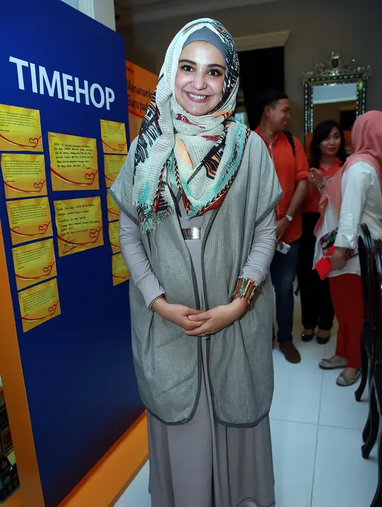 Kehamilan yang begitu cepat itu, membuat ia mulai memberi pengertian pada anaknya. (Deki Prayoga/Bintang.com)