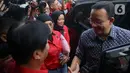 Anies Baswedan mengunjungi DPD Partai Demokrasi Indonesia Perjuangan (PDIP), Cakung, Jakarta Timur, Sabtu (24/8/2024). (Liputan6.com/Herman Zakharia)