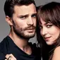 Adegan sekuel film Fifty Shades of Grey makin panas, pemainnya pun mulai nakal dengan memamerkan beberapa foto.