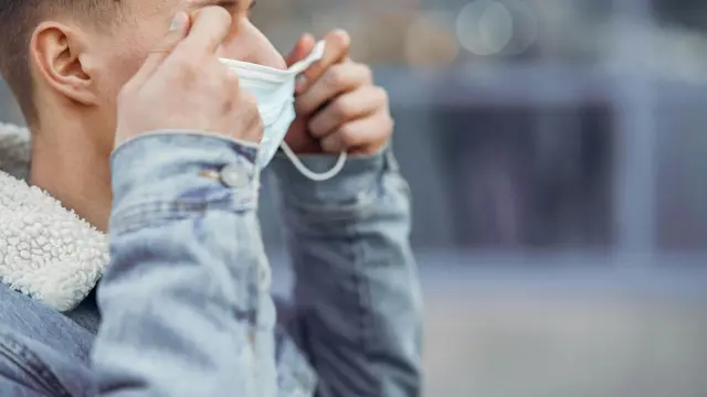 Tongue Scraping: Rutinitas Pagi Sederhana yang Bantu Nafas Segar dan Mulut Lebih Sehat