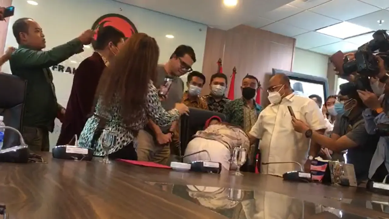 Anggiat Pasaribu minta maaf ke Arteria Dahlan dan ibundanya