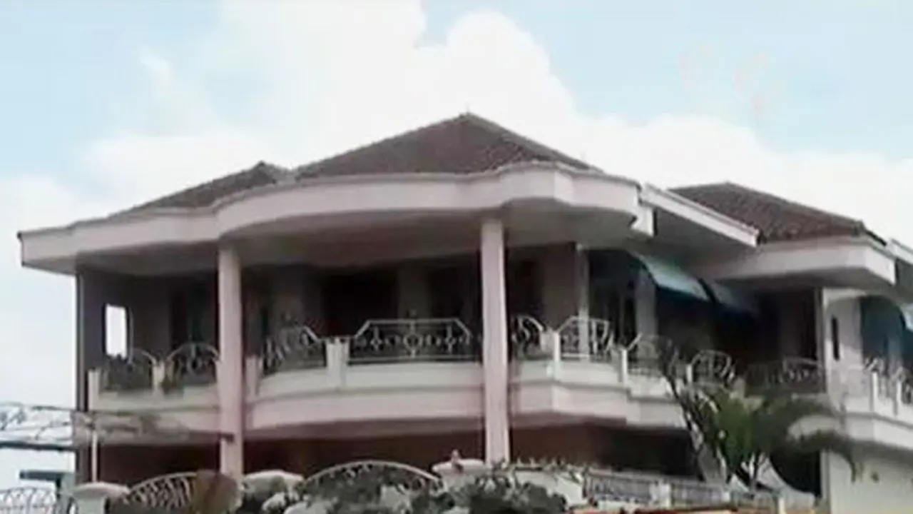Rumah Bos Warteg