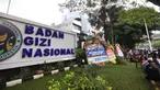 Sejumlah pewarta berkumpul di depan gedung Badan Gizi Nasional (BGN) di Jalan Kebon Sirih, Menteng, Jakarta Pusat, Rabu (3/6/2026), menyusul pergantian jajaran pimpinan di lembaga tersebut. (Kapanlagi.com/Budy Santoso)