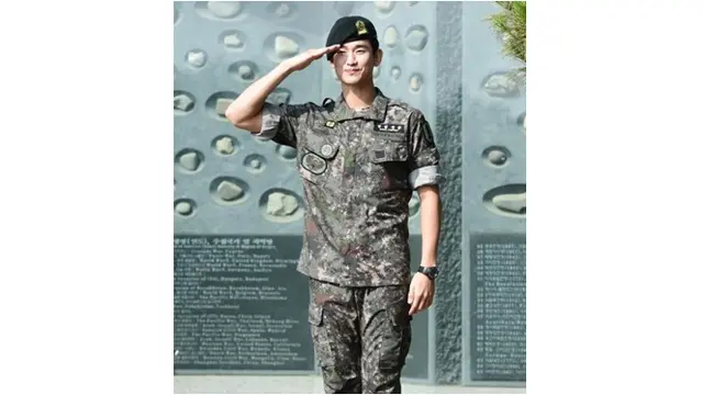 Aktor Kim Soo Hyun Selesai Jalani Wajib Militer, Ini 5 Potretnya