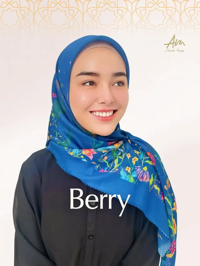 Keanggunan Amanda Manopo dalam hijab. (credit:instagram.com/ambyamandamanopo)