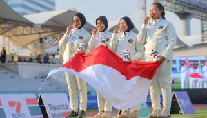 Sebelumnnya, Diananda juga merebut medali emas di nomor recurve beregu bersama Ayu Mareta Dyasari, dan Rezza Octavia. (Bola.com/Bagaskara Lazuardi)
