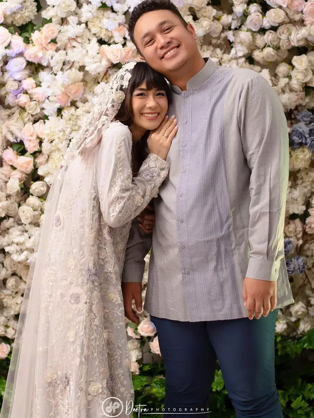 7 Potret Gilang Dirga Tasyakuran Kehamilan 4 Bulan Adiezty Fersa, Haru Bahagia