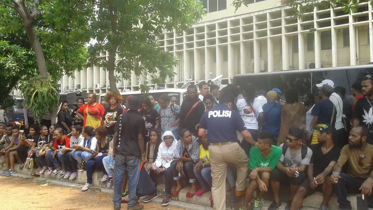 20151201 - demo papua