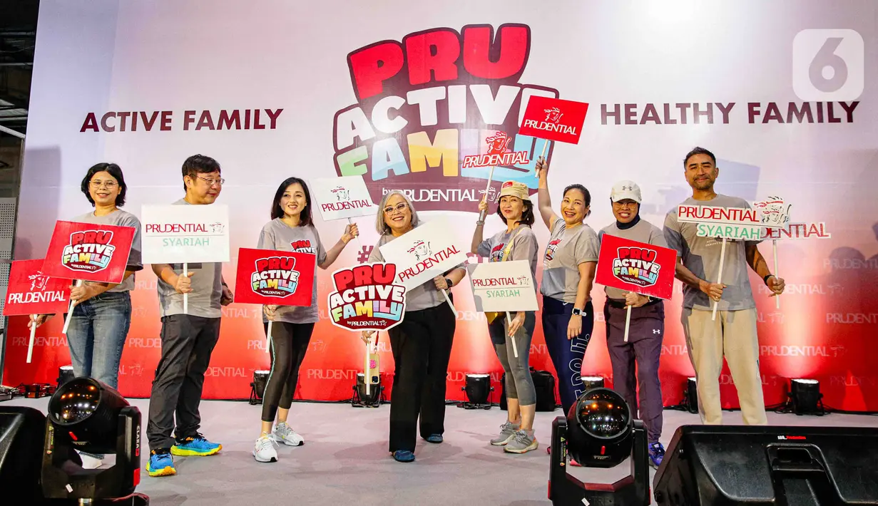 Prudential Indonesia menggelar ajang olahraga bersama, PRUActive Family yang meliputi: family fun workout, medical check up dan konsultasi kesehatan hingga aktivasi booth. (Liputan6.com/Faizal Fanani)