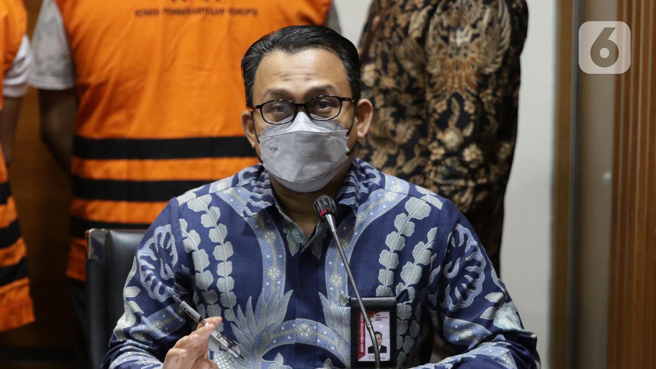 FOTO: KPK Tahan Bupati Langkat Terbit Rencana Perangin Angin