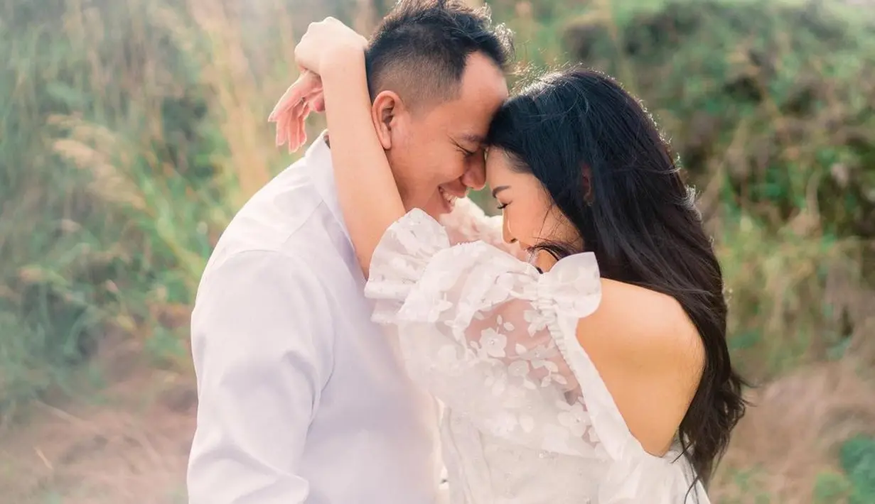 Kalina Octaranny dan Vicky Prasetyo batal menikah hari ini, Minggu (21/2/2021). Kabar tersebut diketahui dari unggahan Kalina di akun Instagramnya beberapa hari lalu.  (Instagram/kalinaoctaranny)