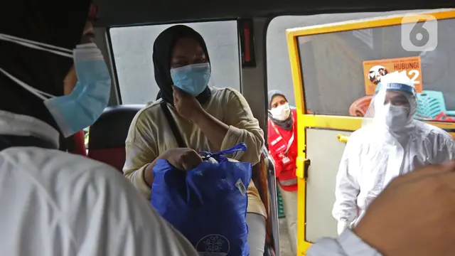 20 Warga Cipayung Terpapar COVID-19 Dibawa ke Wisma Atlet
