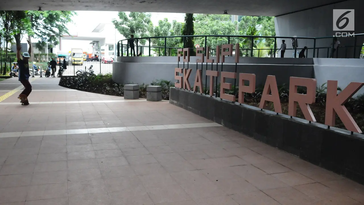 Belum Diresmikan, Lintasan Skate Park di Kolong Slipi Berlubang
