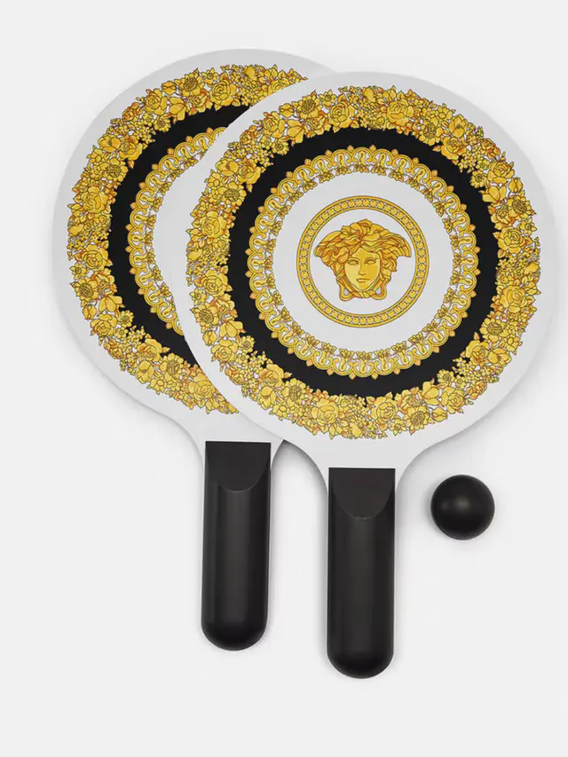 Versace raket padel pantai. Dok. Versace