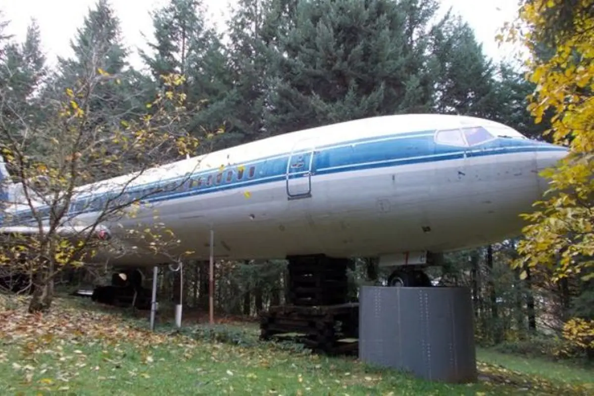 Tak Biasa, Pria Ubah Boeing 727 Jadi Rumah di Tengah Hutan