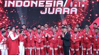 Semua pemain Timnas Indonesia U-16 tampak antusias mengikuti kegiatan Konser 17an Indonesia Juara yang berlangsung di Studio 5 Indosiar, Jakarta. (Bola.com/Abdul Aziz)