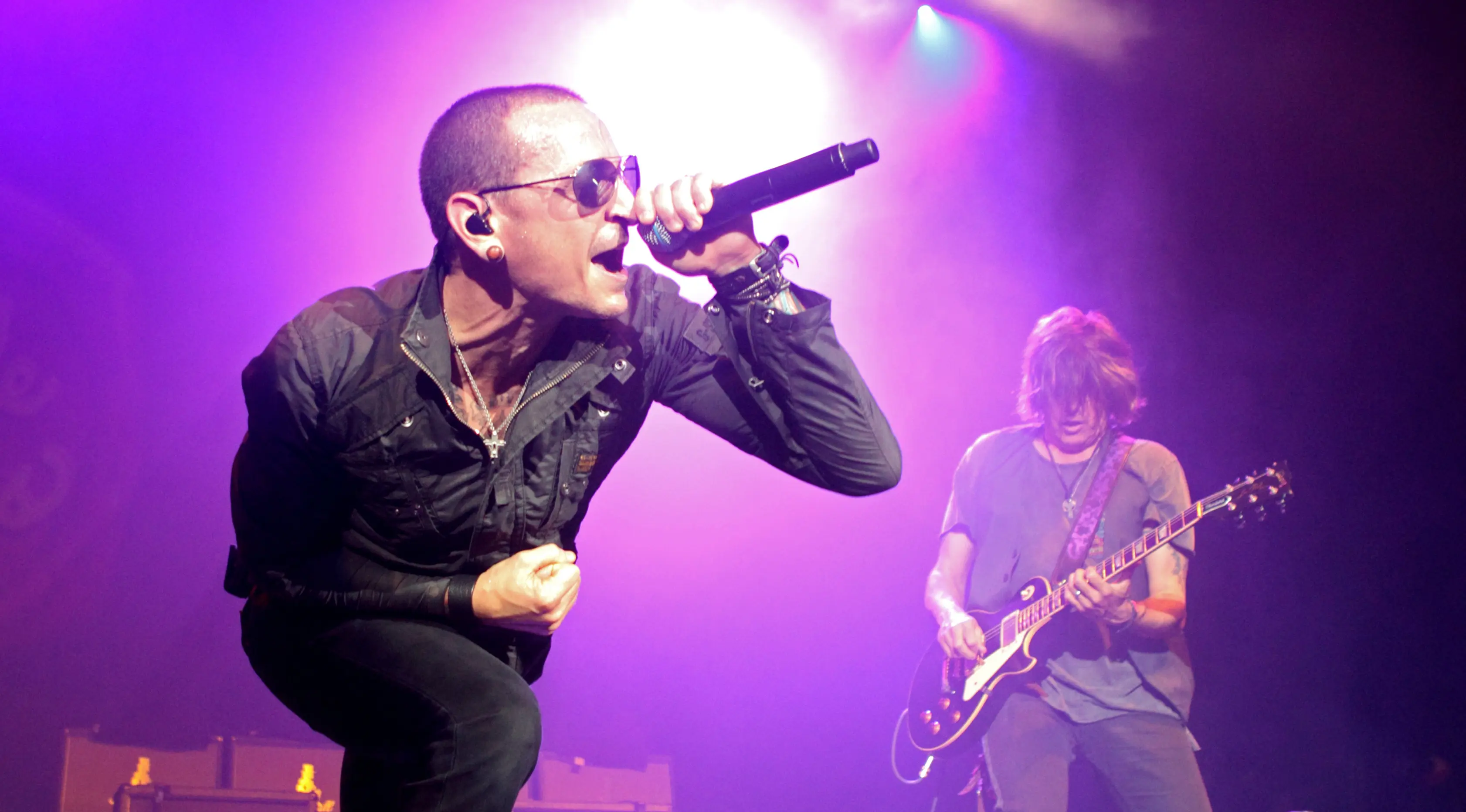 Vokalis band rock Linkin Park, Chester Bennington (Photo by Owen Sweeney/Invision/AP)