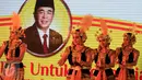 Penari membawakan tarian pada deklarasi politisi Partai Golkar, Ade Komarudin sebagai bakal calon Ketua Umum Partai Golkar di kota Yogyakarta, Jumat (11/3). Ade membacakan lima poin ikrar yang disebutnya sebagai ikrar Pancakarsa. (Foto: Boy Harjanto)