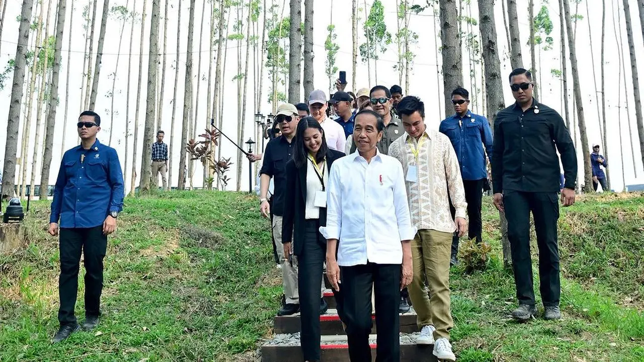 7 Potret Baim Wong Kunjungi IKN Bersama Presiden Jokowi, Ingin Ikut Investasi