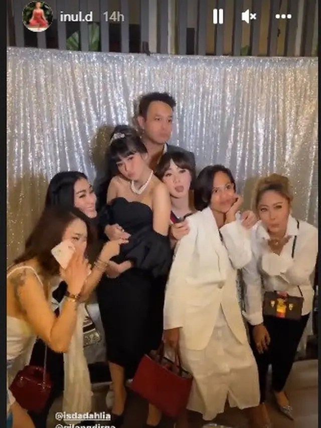 Gilang Dirga dan Adiezty Fersa menggelar acara baby shower (Foto: Instagram/@inul.d)