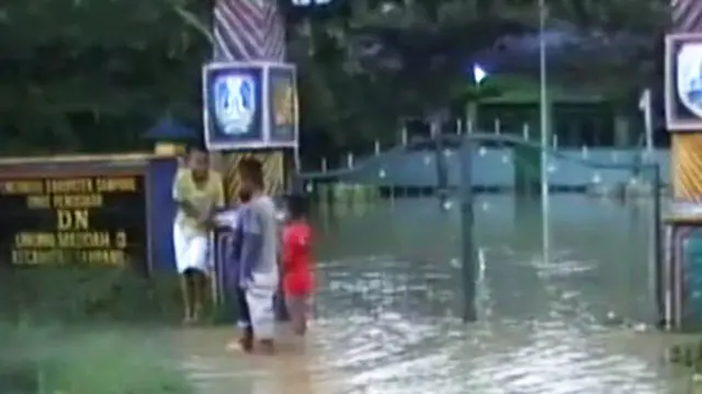 Sawah Terancam Rusak Akibat Sisa Banjir Besar di Sampang