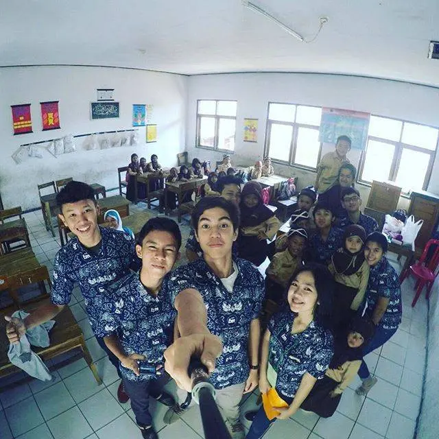 6 Foto Lawas El Rumi saat Sekolah, Akui Pernah Untung Rp 1 Juta per Hari Jual Contekan