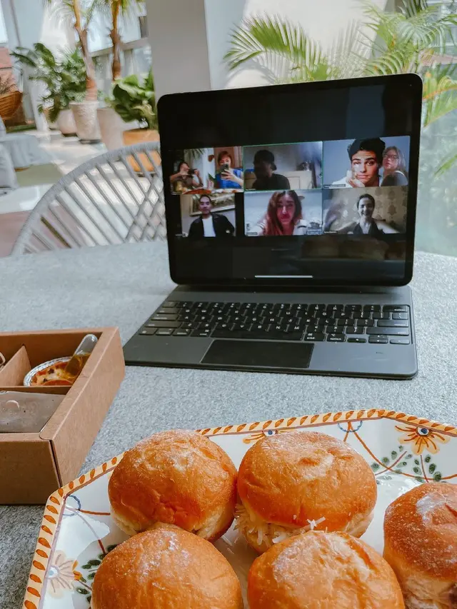 6 Momen Ulang Tahun Nikita Willy yang ke-27 Tahun, Gelar Virtual Lunch