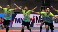 Biangbola Kaltim berhasil menempati peringkat ketiga Pro Futsal League usai menang adu penalti atas BJL 2000 Cosmo di GOR Universitas Negeri Yogyakarta, Minggu (5/6/2016). (Bola.com/Romi Syahputra)