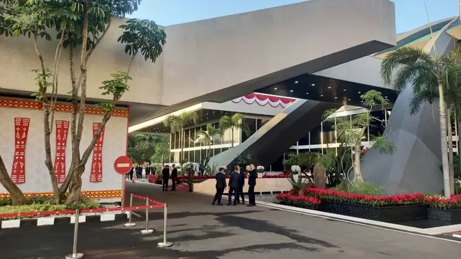 Para Menteri Kabinet Indonesia Maju Sambangi Gedung DPR.