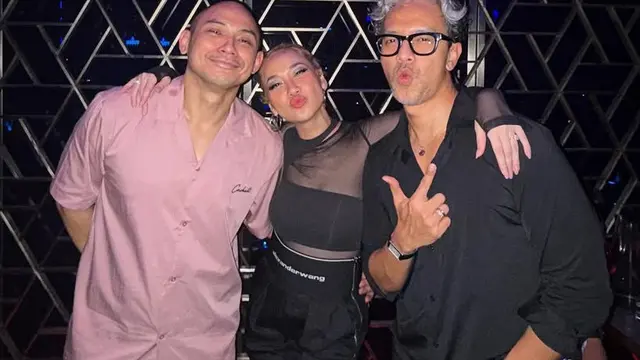 Potret Perayaan Ulang Tahun Tiko Aryawardhana ke-44. [@didietmaulana]