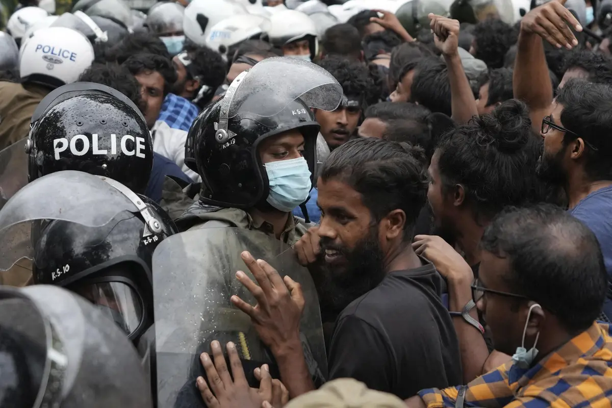 Bentrokan Mahasiswa dan Polisi di Sri Lanka