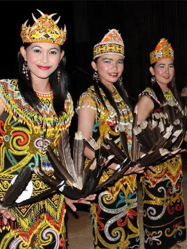 Baju adat Suku Ngaju