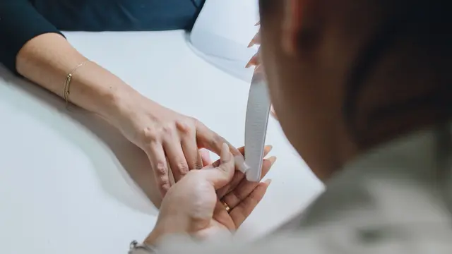Jangan Asal Pakai Lem, Ini yang Perlu Diperhatikan