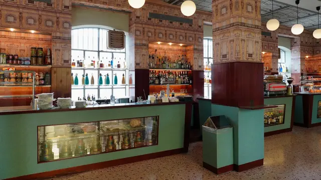 Bar Luce, Fondazione Prada (Milan)/Foto: Google Maps Daniel Lee