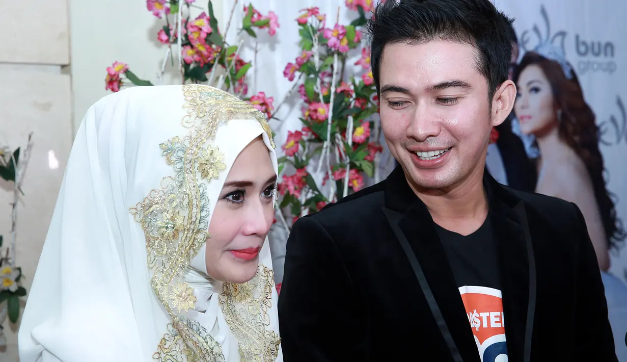 Meski sudah mempunyai dua anak, Mandala mengaku tidak memiliki tips khusus dalam berumah tangga, hanya menjalani komunikasi yang baik  bersama istri adalah kuncinya. (Deki Prayoga/Bintang.com)