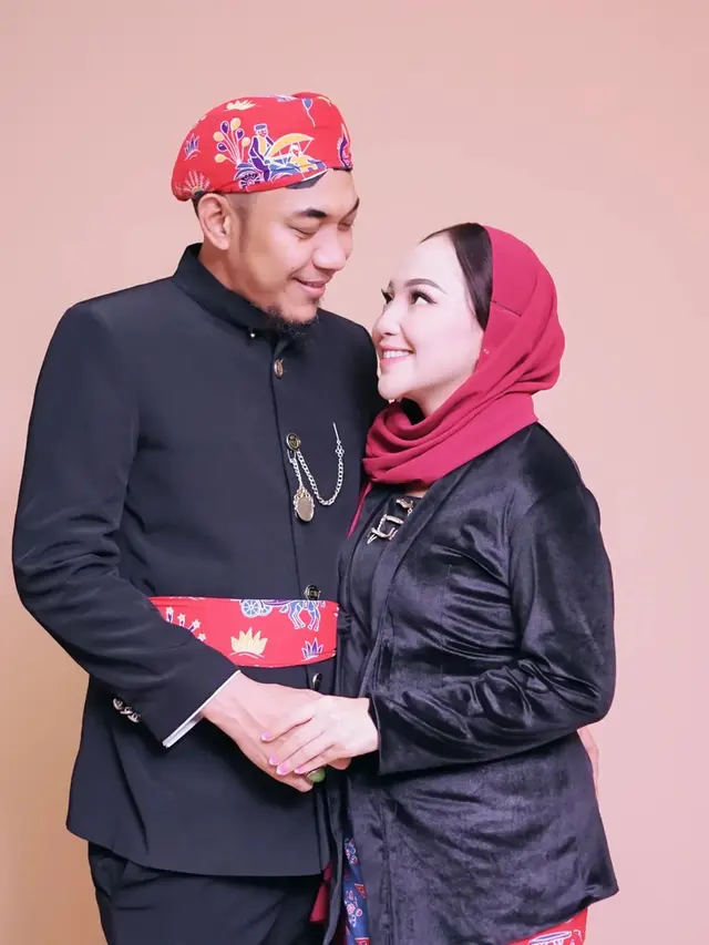 Hamil Lagi di Usia 37 Tahun, Ini Potret Mpok Alpa Bareng Suami yang Jarang Tersorot