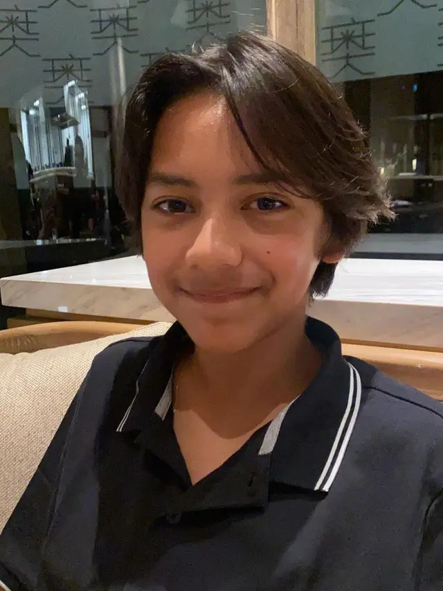 Potret Jason Deandra White, putra Nana Mirdad dan Andrew White yang selalu kompak bersama keluarga. (Instagram @nanamirdad_)