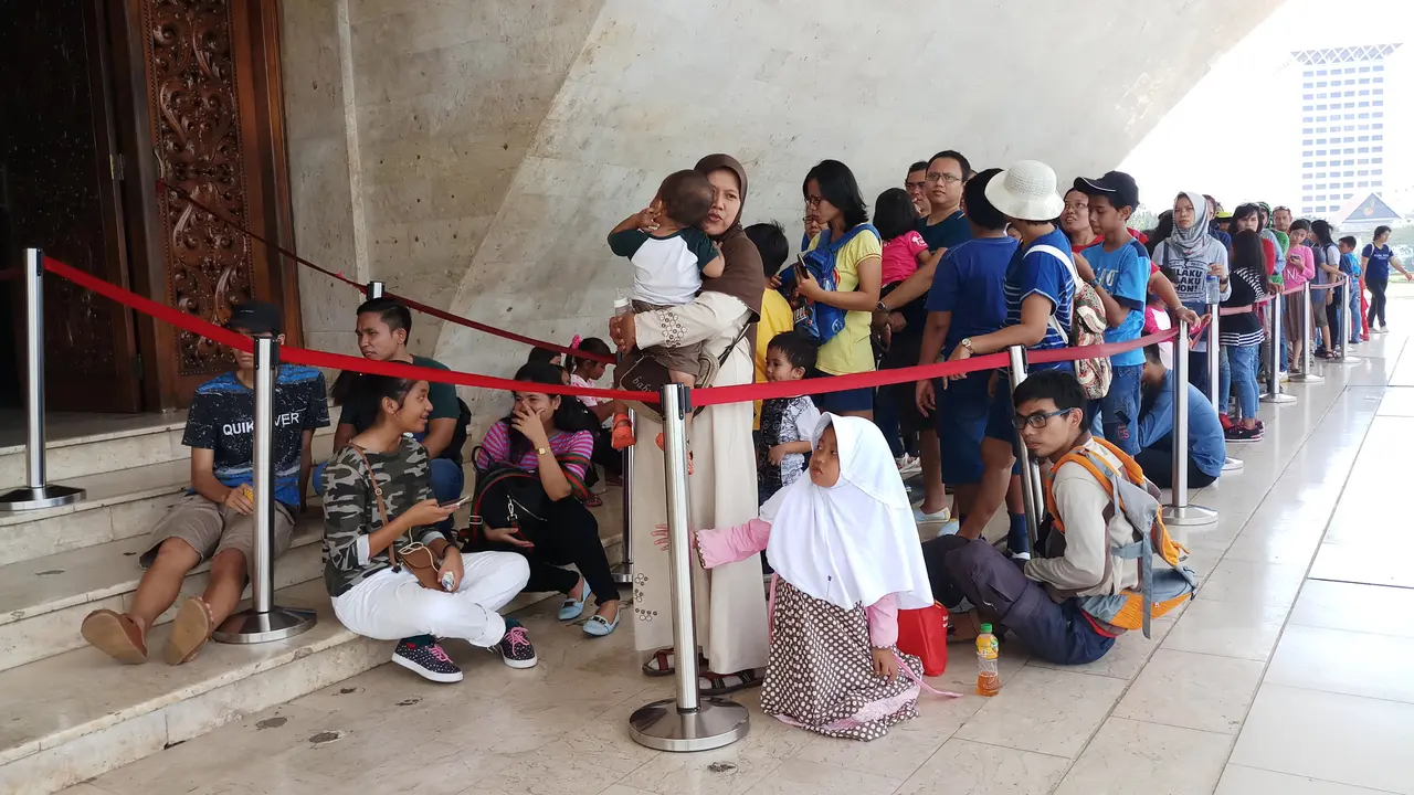 Monas