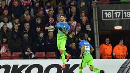 Pemain Inter Milan, Mauro Icardi, merayakan gol yang dicetaknya ke gawang Southampton pada laga Grup K Liga Europa di Stadion St Mary's, Jumat (4/11/2016) dini hari WIB. (AFP/Glyn Kirk)